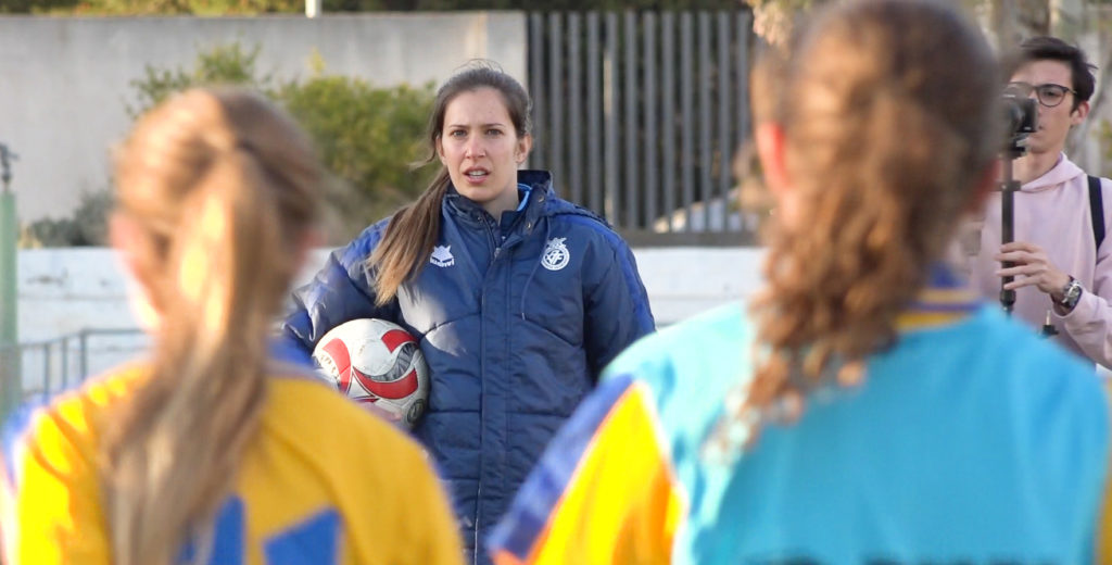 Andrea Esteban entrenadora en su primer entrenamiento Valenta sub15