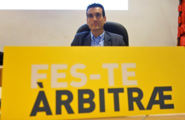 20 junio - Martínez Munuera promociona 'Fes-te Àrbitræ'