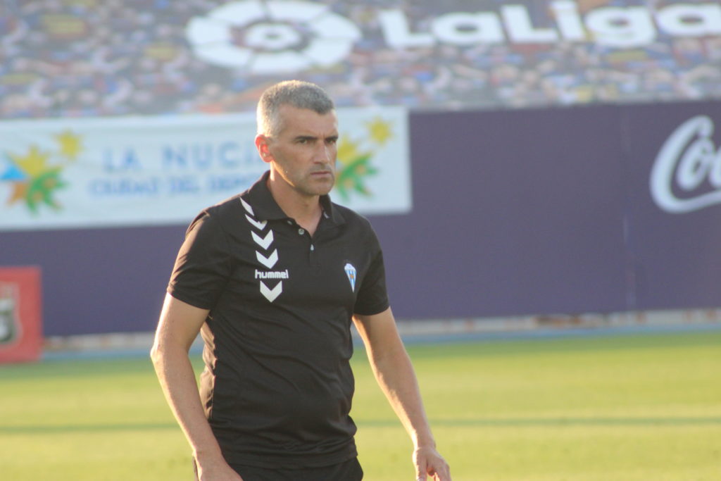 25 jul-Vicnte Parras, entrenador del CD Alcoyano en La Nucía