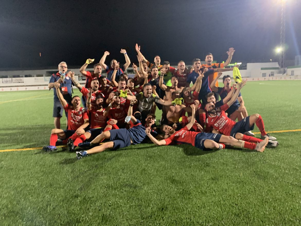 22 jul- El CD Benicarló celebra el ascenso a Tercera en Alberic