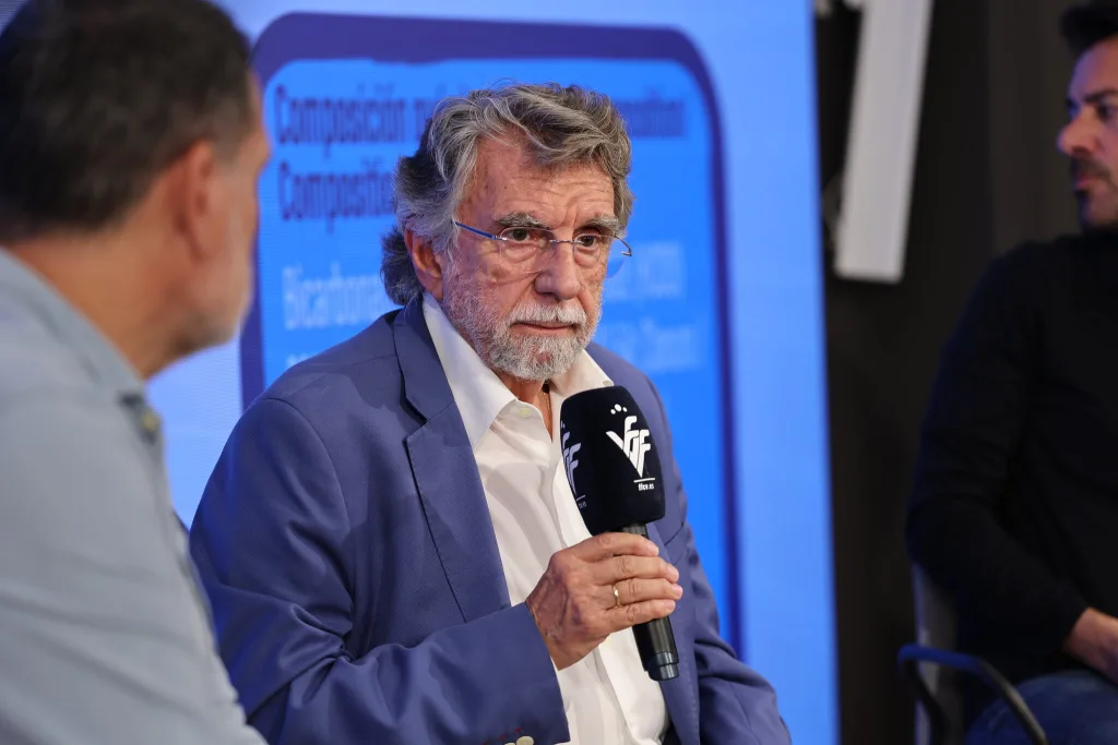 El doctor Antonio Escribano parla d'hidratació en el futbol en la jornada de la FFCV i San Benedetto