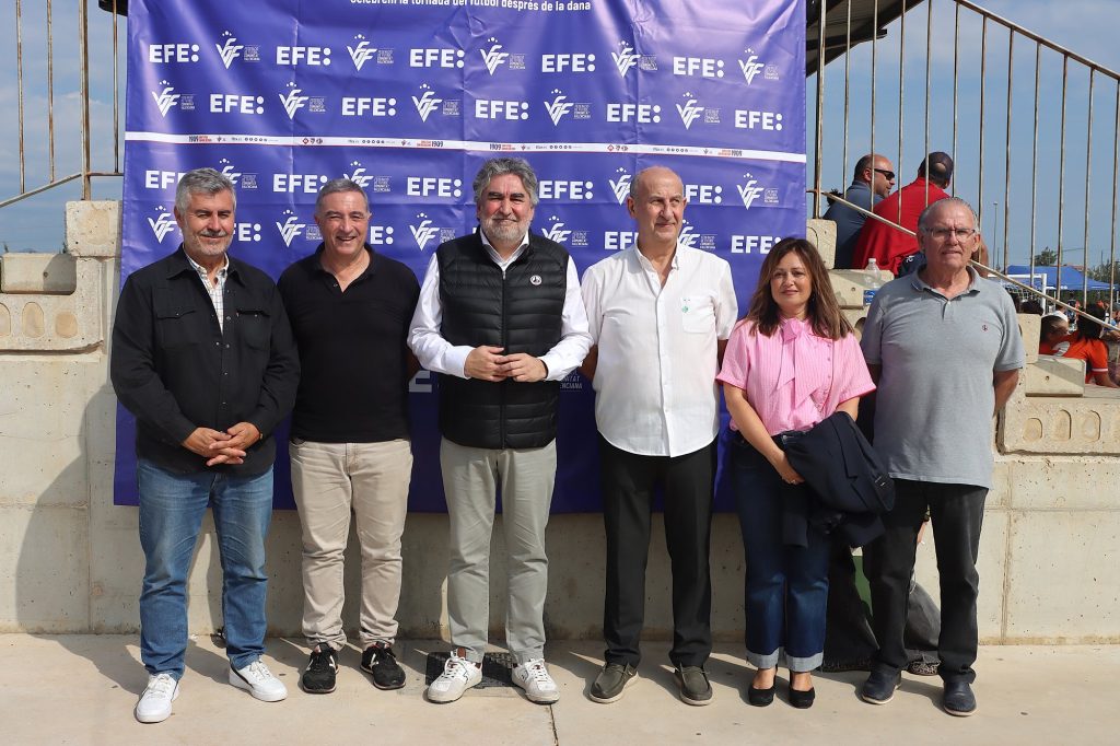 Autoritats en el II Torneig Tornem! de Manises: Miguel Ángel Oliver, Salva Gomar, José Manuel Rodríguez Uribes, Jesús Borrás, María José Zamora i Pablo Victoria
