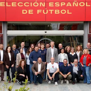 Foto de grupo de la jornada de formación sobre protección de la infancia de la RFEF con los representantes de las federaciones territoriales, entre ellos la FFCV