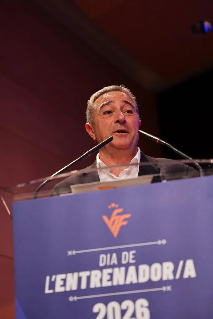 Salva Gomar, president de la FFCV, durant la seua intervenció en el Dia de l'Entrenador/a 2026