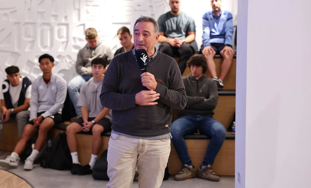 Salva Gomar, president de la FFCV, tanca la jornada d'hidratació en el futbol amb San Benedetto